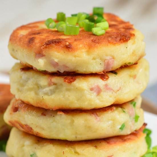 HAM AND CHEESE MASHED POTATO CAKES
