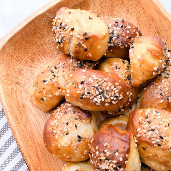 Everything Spice Pretzel Bites