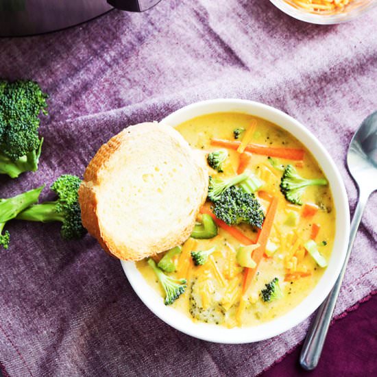 Instant Pot Broccoli Cheese Soup