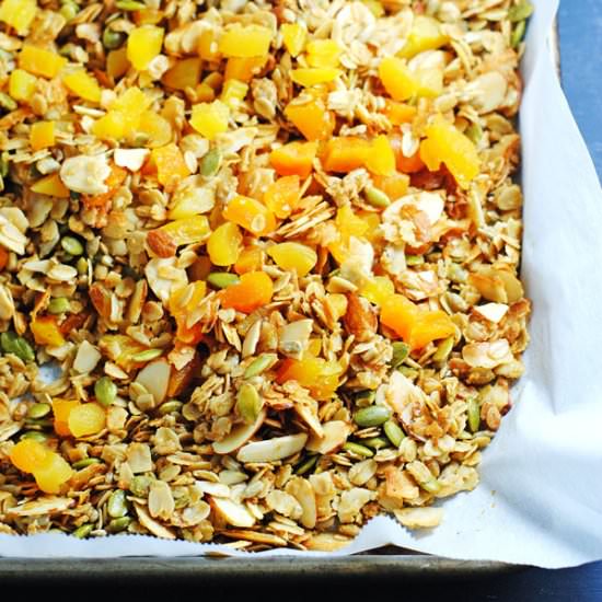 Apricot almond granola