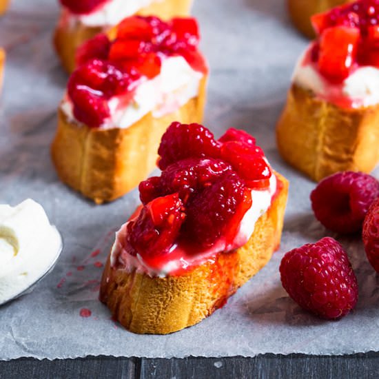 Berry Bruschetta