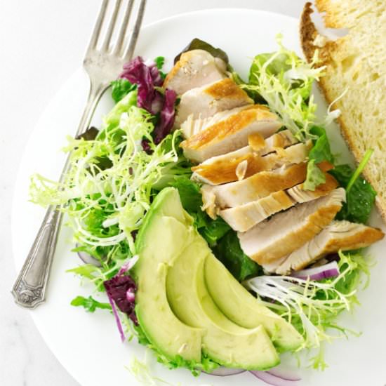 green salad with avocado