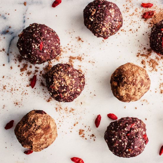 Cacao Strawberry Energy Balls