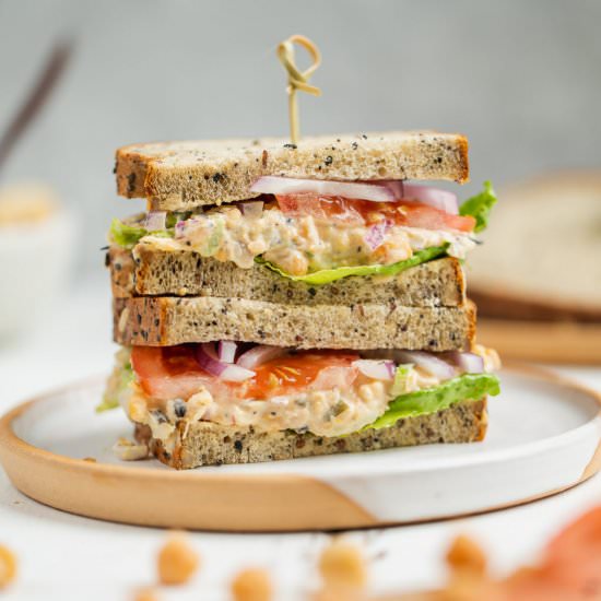 Classic Vegan Tuna Salad