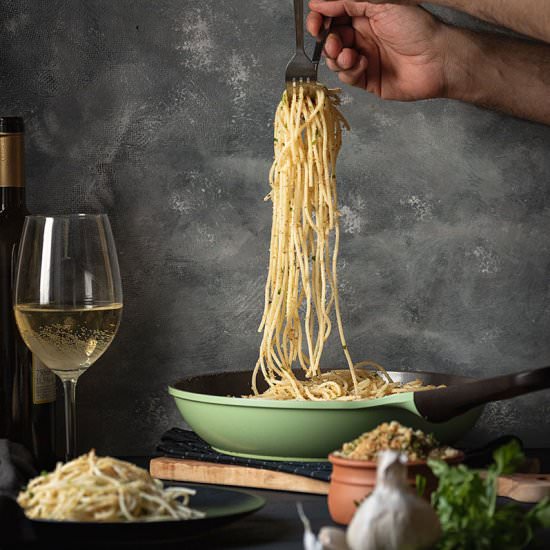 Toasted breadcrumb & garlic pasta