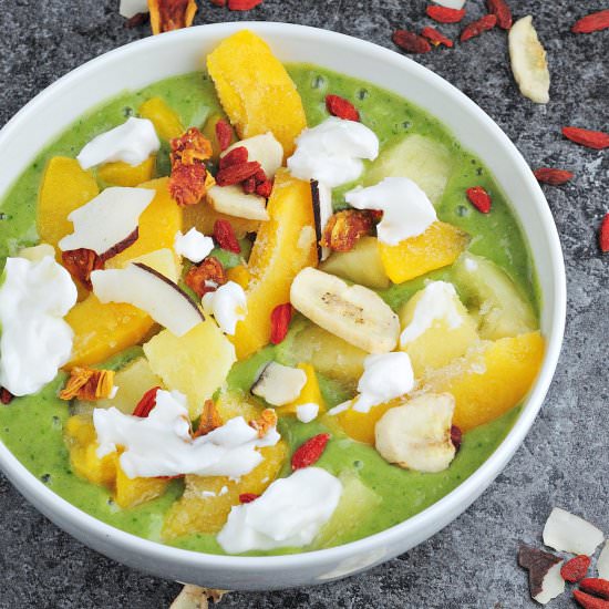 Green Smoothie Bowl with Mango