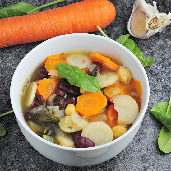 Vegetable soup with beans