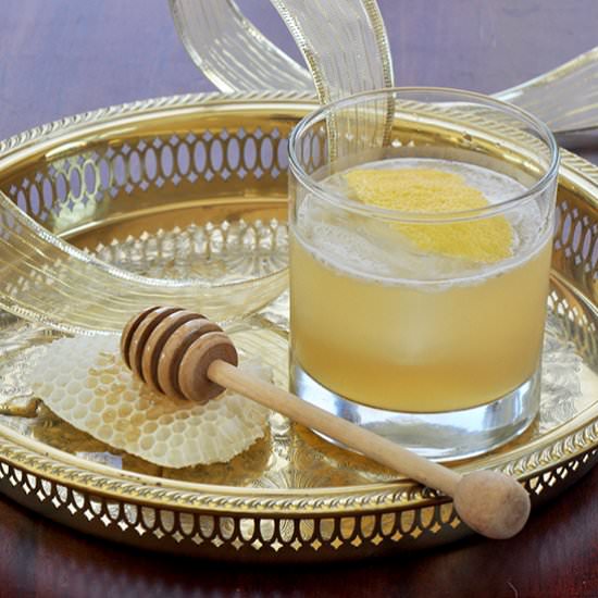 Classic Gold Rush Cocktail