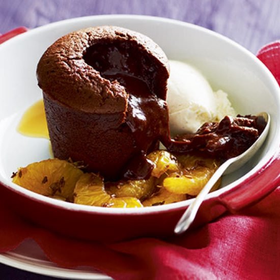 Chocolate fondant with ice cream