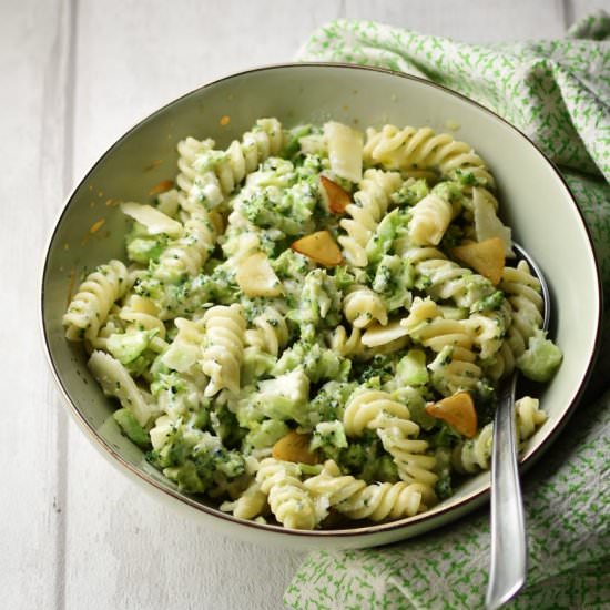 Healthy Broccoli Pasta Alfredo