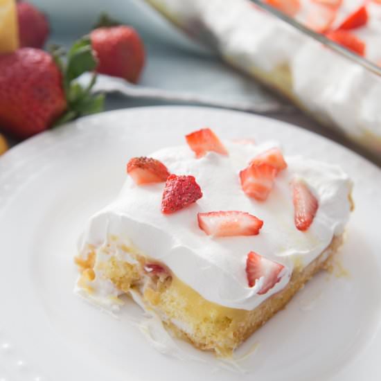 No Bake Strawberry Twinkie Cake