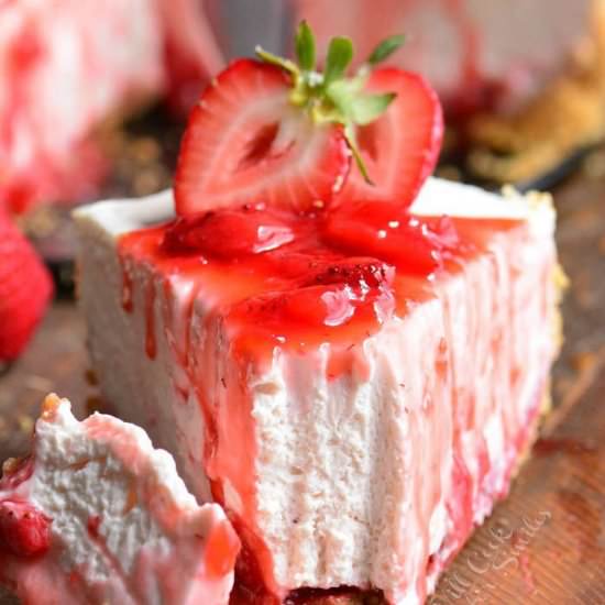 STRAWBERRY NO BAKE CHEESECAKE