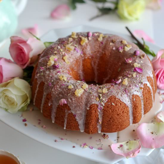 Ginger Rose Cake with Rose Icing