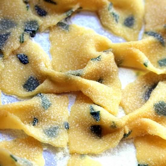 Farfalle con Gamberi al Zafferano