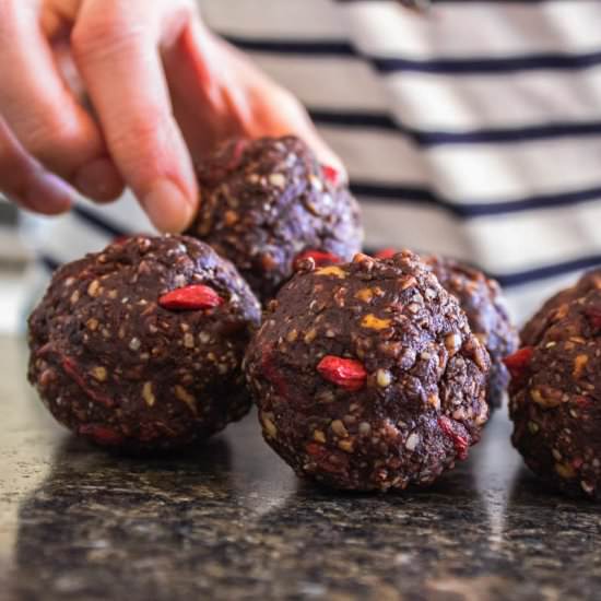 Hazelnut Cacao Goji Energy Balls