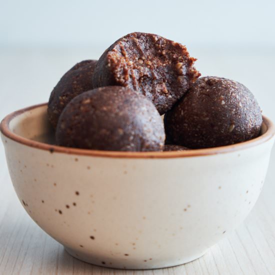 Raw Vegan Energy Bites