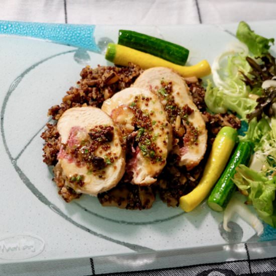 Chicken stuffed with apricots, brie