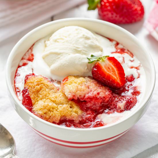 Easy Strawberry Cobbler