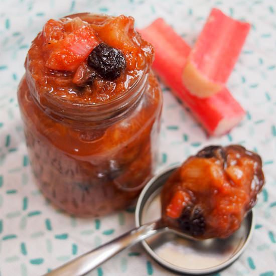 Rhubarb chutney