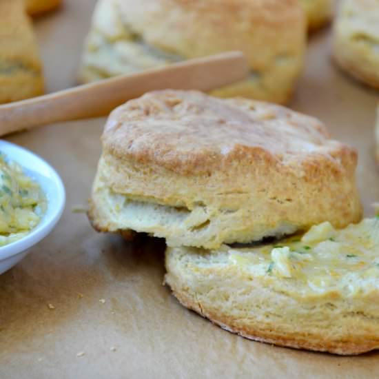 Easy Homemade Buttermilk Biscuits