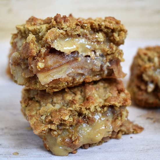Caramel Apple Crumble Bars