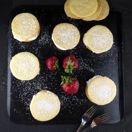 Spelt Vanilla Shortbread Cookies