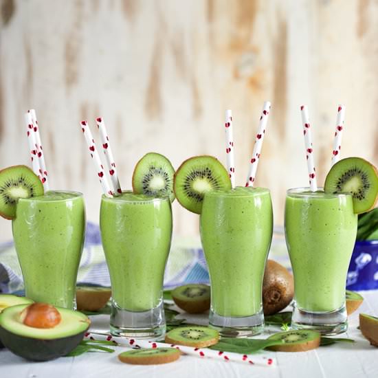 Kiwi Pineapple Spinach Smoothie