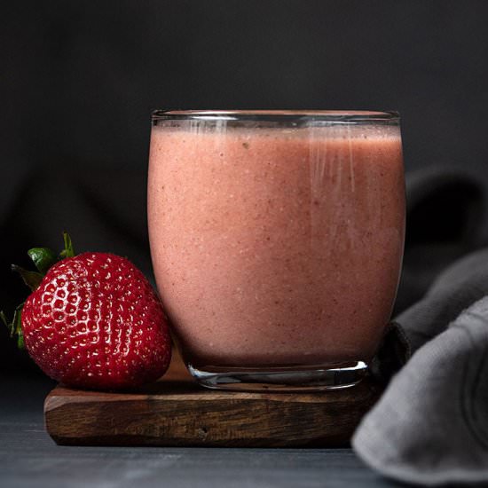 Adaptogenic strawberry smoothie