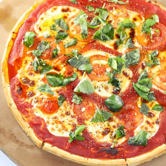 Simple Delicious Margherita Pizza