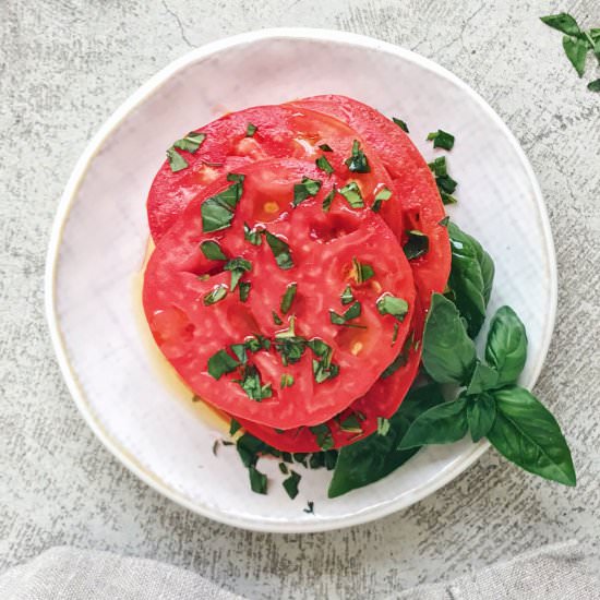 SALAD OF TOMATOES WITH COMINOS