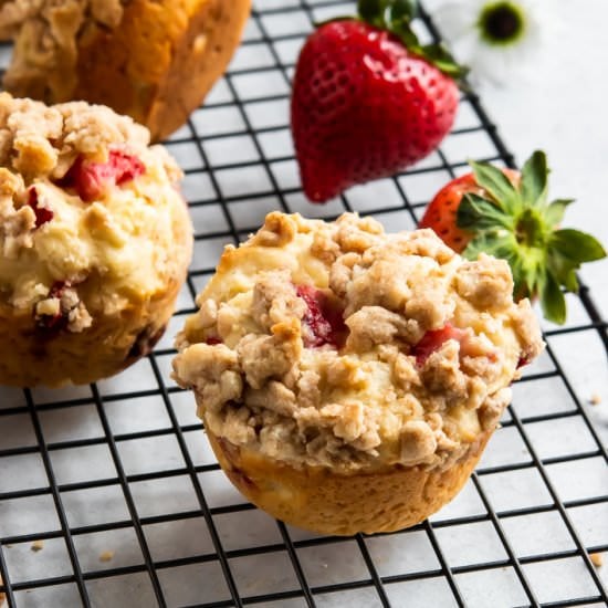 Strawberry Crumble Muffins