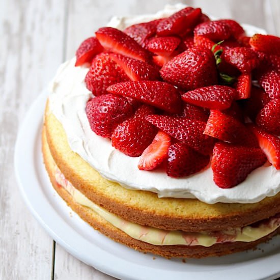 Scandinavian Strawberry Cream Cake