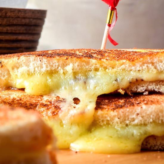 Electric Skillet Grilled Cheese
