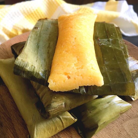 Cornmeal steamed in banana leaves