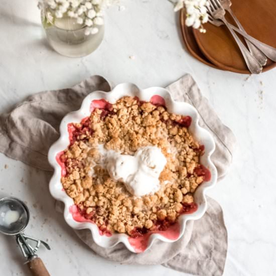 Strawberry Rhubarb Crumble