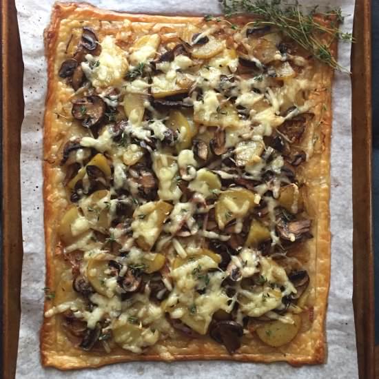 Easy Tart with Caramelized Onions