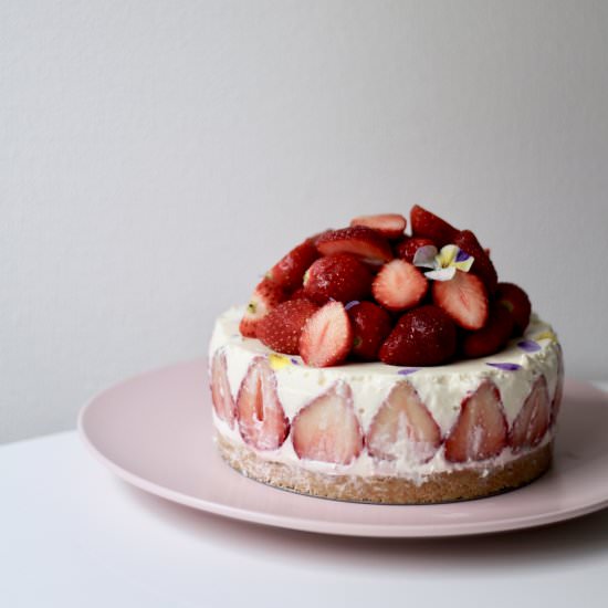 No-bake strawberry cheesecake