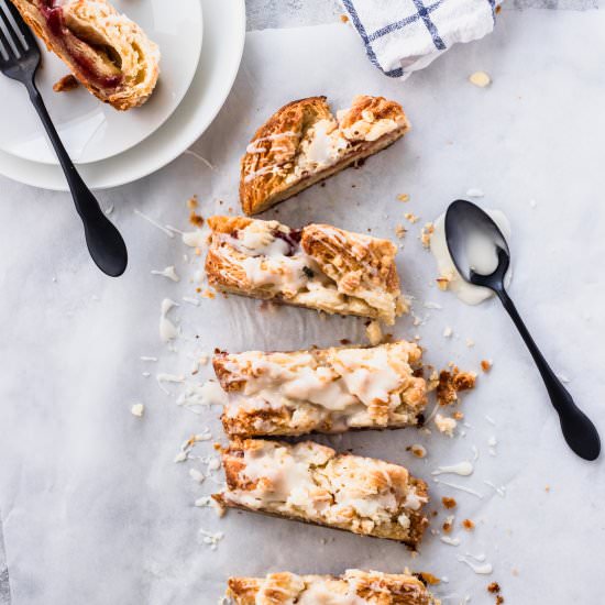 Crumb Topped Danish Braid