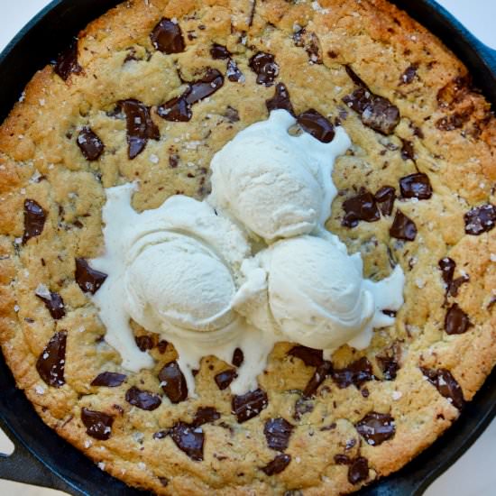 Skillet Chocolate Chip Cookie