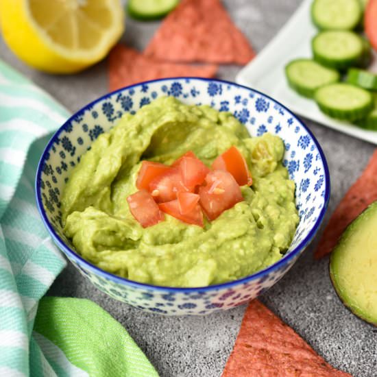 Easy 4-Ingredient Guacamole
