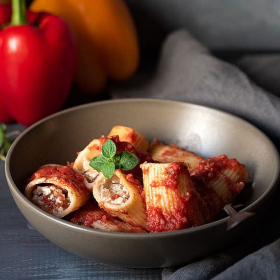 Stuffed paccheri or manicotti