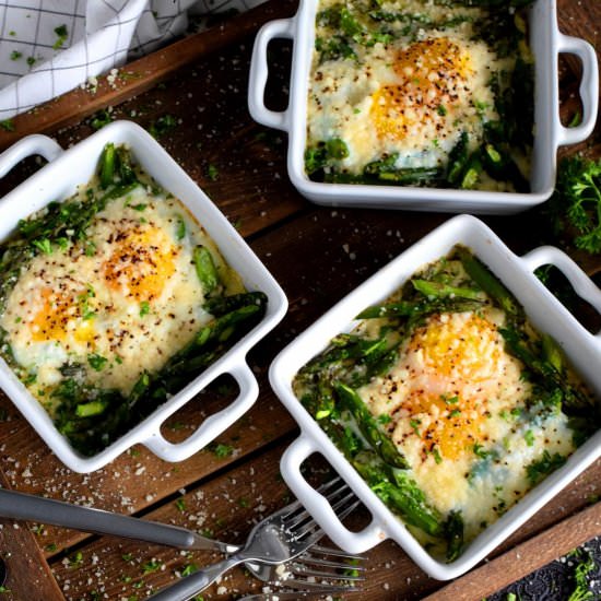 Baked Asparagus with Eggs