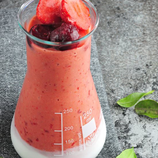 Strawberry-cherry smoothie
