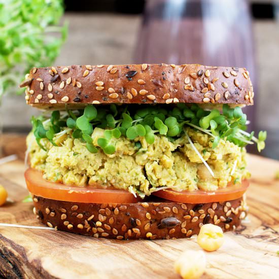 Mashed chickpea and pesto sandwich
