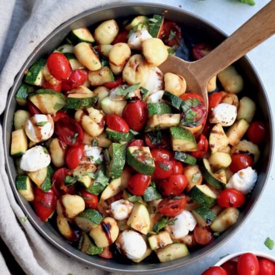 caprese-style skillet gnocchi