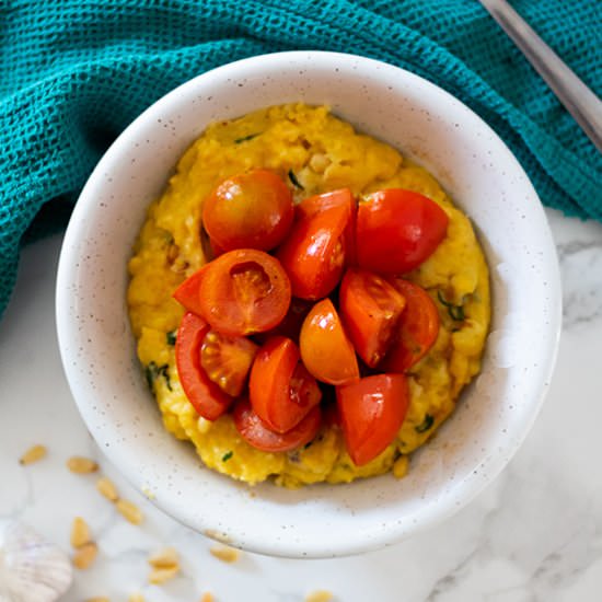 Pesto polenta & balsamic tomatoes