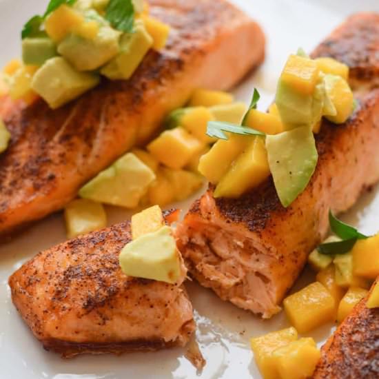 Chili Salmon with Avocado and Mango