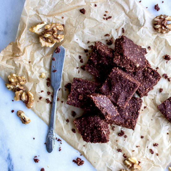 Raw Walnut Brownies (vegan + gf)