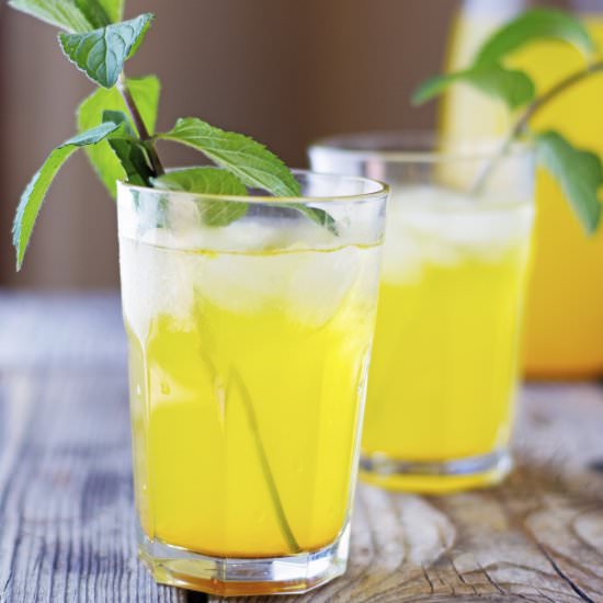 Turmeric and Ginger Iced Tea