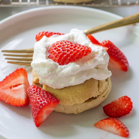 Paleo Strawberry Shortcakes